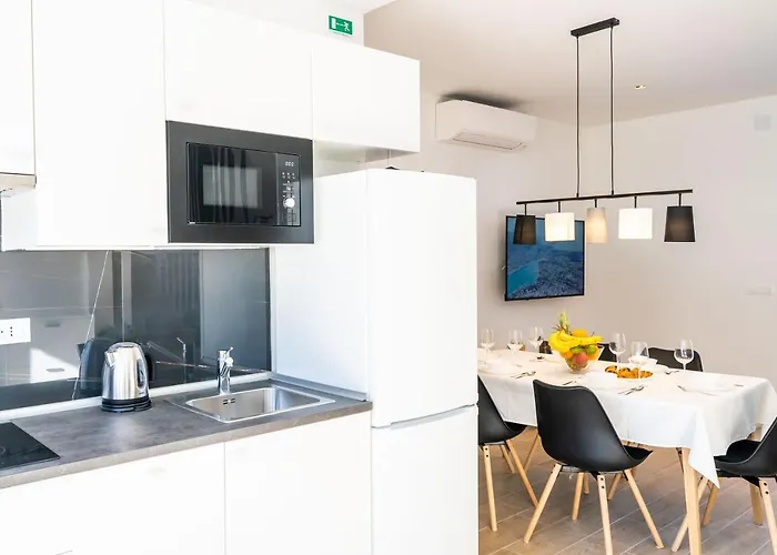 'holiday Above Dubrovnik' דוברובניק