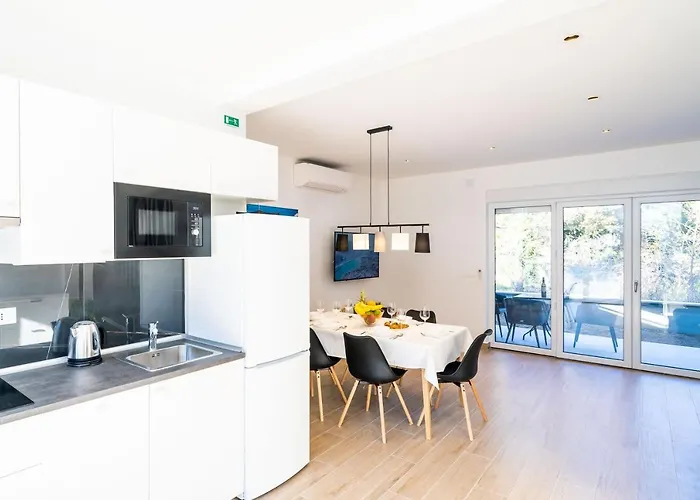 'holiday Above Dubrovnik' דוברובניק