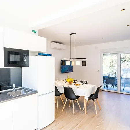 'holiday Above Dubrovnik' 두브로브니크